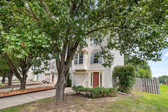 Photo - End-Unit Townhome in Spotsylvania!