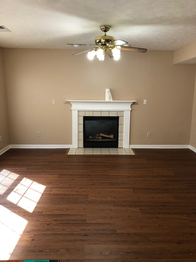 Photo - 1189 Lacy Ln