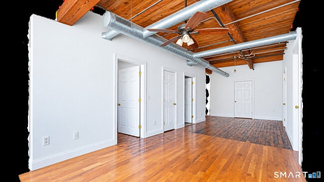Building Photo - 145 Canal St E Unit 403