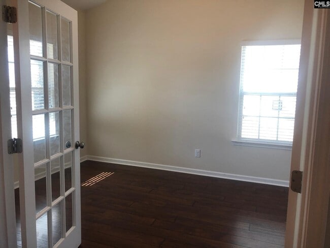 Photo - 764 Ruskin Dr