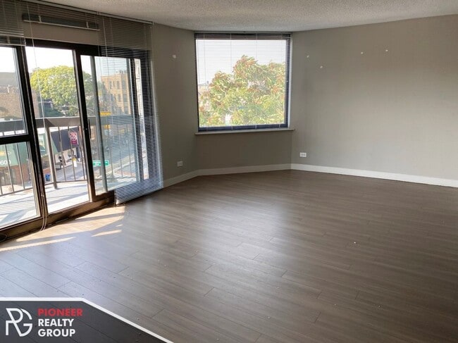 Photo - 2555 N Clark St Unit 301