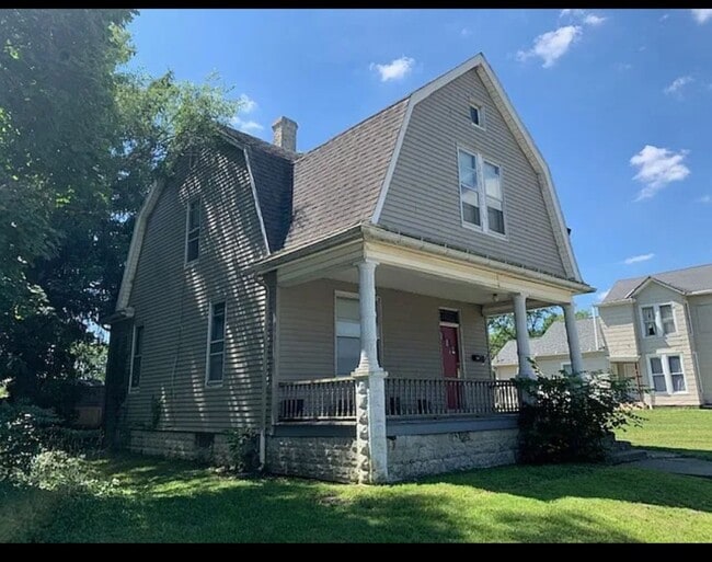 Building Photo - NEW LISTING!! 3 Bedroom 1 Bath Rental