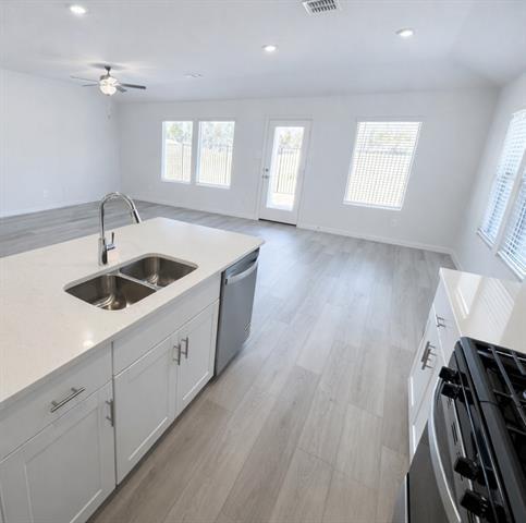 Photo - 714 Leavenworth Dr