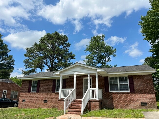 Photo - 1016 Hazelwood Dr House