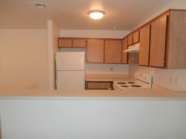 Photo - Pleasant 2 Bedroom 2 Bathroom Condo in Gat... Unit 103