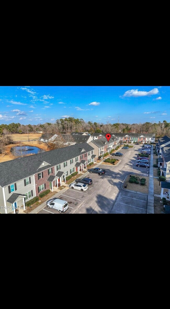 Two assigned parking space with visitor parking throughout - 140 Lincoln Place Cir Casa Adosada