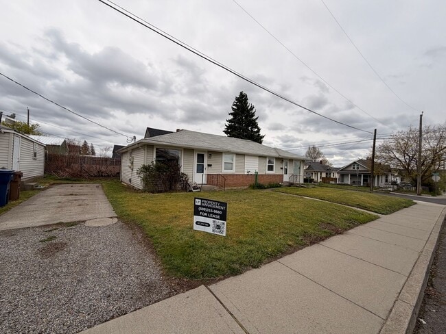 Building Photo - 3106 N Lidgerwood St Unit 3106