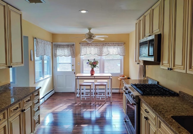 Photo - 184 Finmor Dr