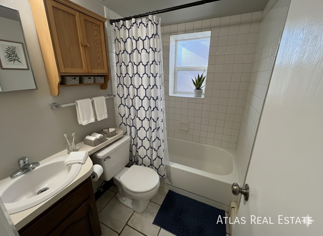 Photo - 730 Swope Ave Unidad C