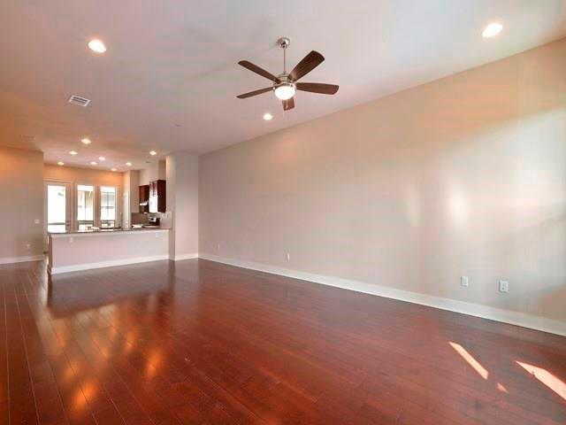Photo - 2520 Bluebonnet Ln Unidad 10
