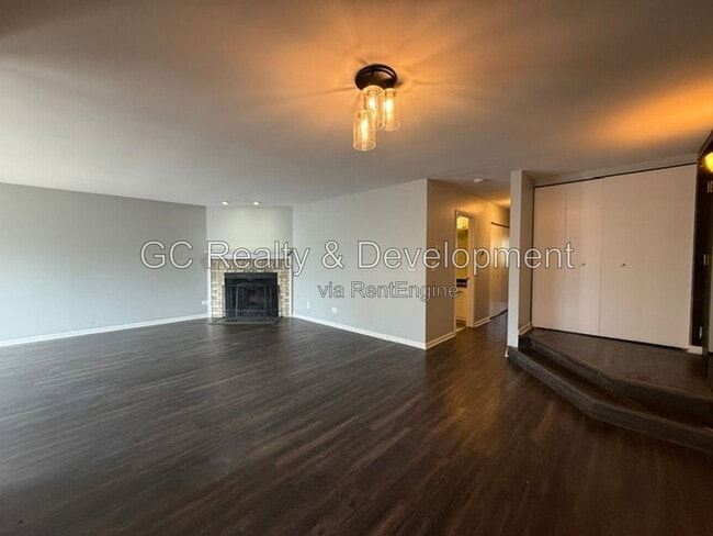 320 Deer Glen Way Unidad D