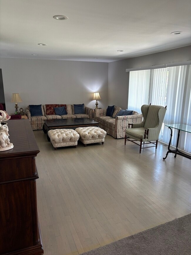 Photo - 130 Birchwood Rd