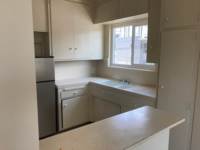 11501 Ohio Ave Unit 2