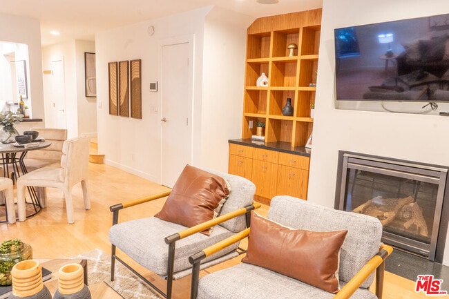 Photo - 880 Hilldale Ave Unit 10