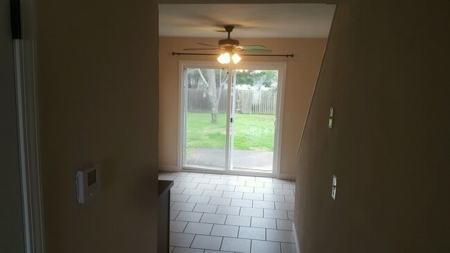 Photo - 407 Meadow Dr