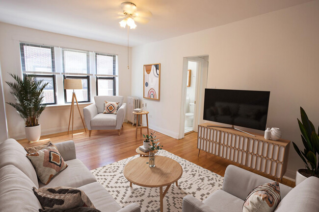 Dining/Living room - Ellis Court Apartments