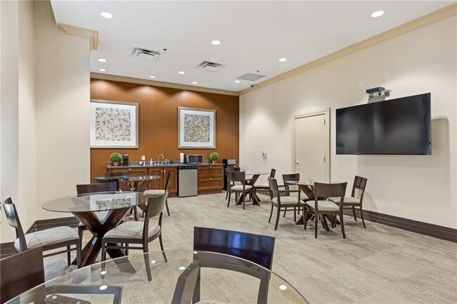 Photo - 3040 Peachtree Rd NW Unit 605