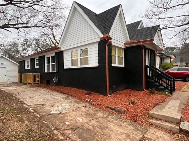 Photo - 1332 Thurgood St SW