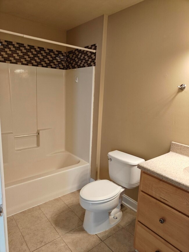 Photo - 5960 Niles St