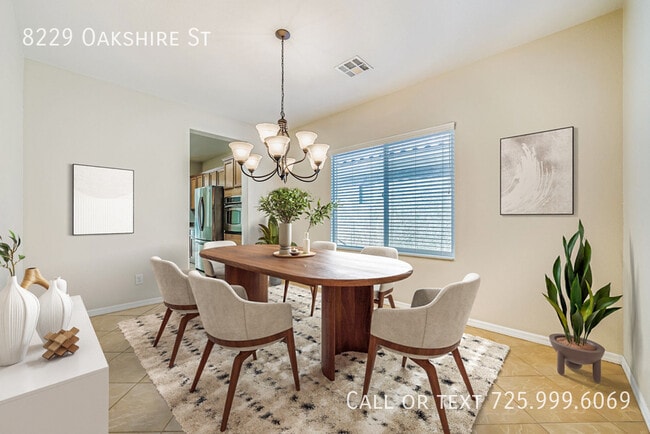 Photo - 8229 Oakshire St