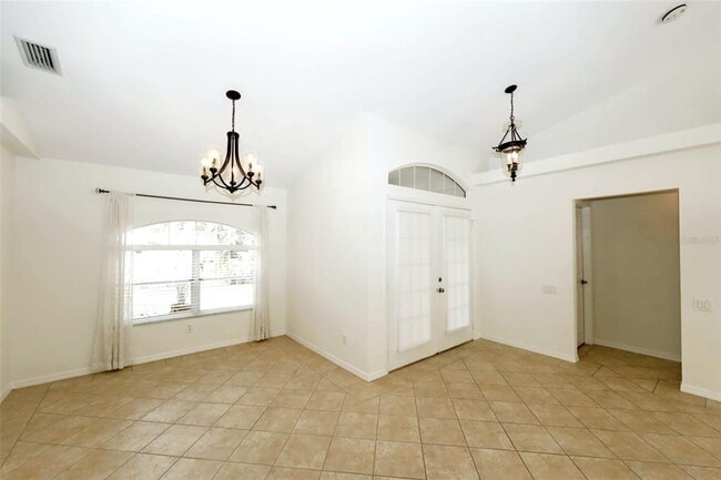 Photo - 285 Marquette Rd