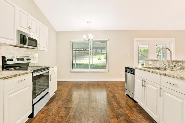 Photo - 15528 Hidden Lake Cir