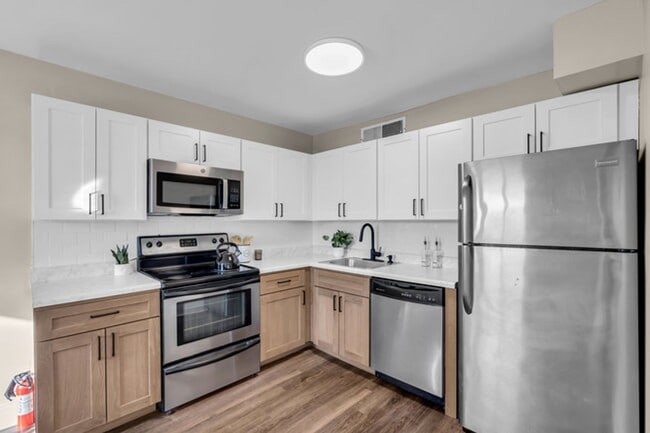 Photo - Chateau Apartments