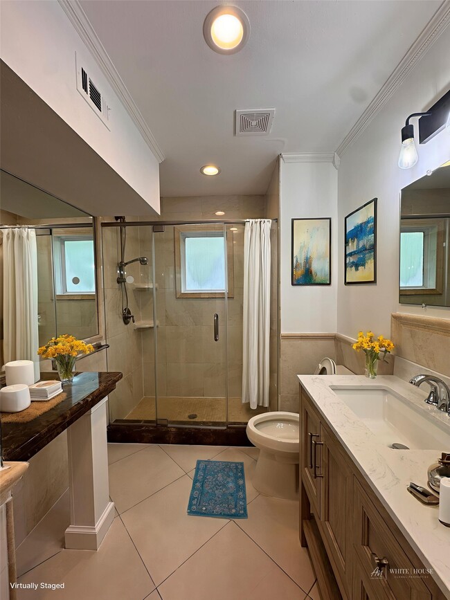 Photo - 1101 E 7th St Unit 2