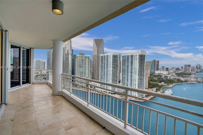 Building Photo - 848 Brickell Key Dr Unit 3206