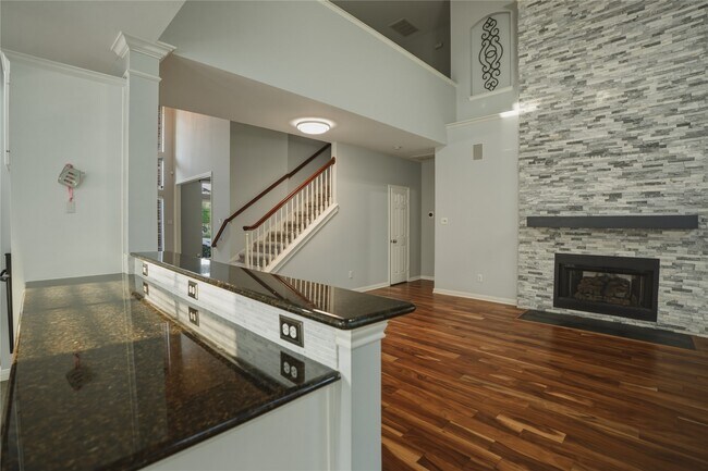 Photo - 2302 Marblecrest Ln