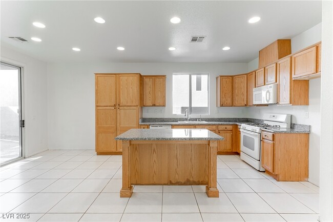 Photo - 523 Moses Lake Ct