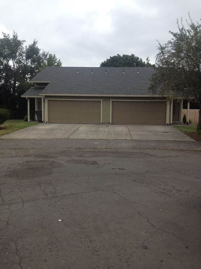 Photo - 1601/1603 SE 146th Court