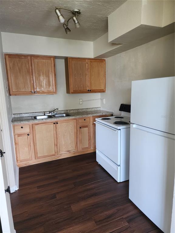 Photo - 2219 Highland St S Unit 3