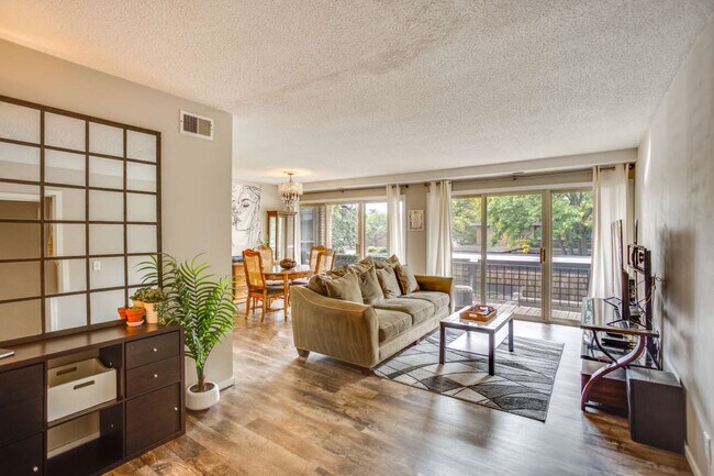 Photo - 6300 Barrie Rd Unit 2B