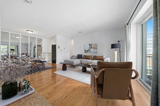 Photo - 808 Willard St Unidad F11