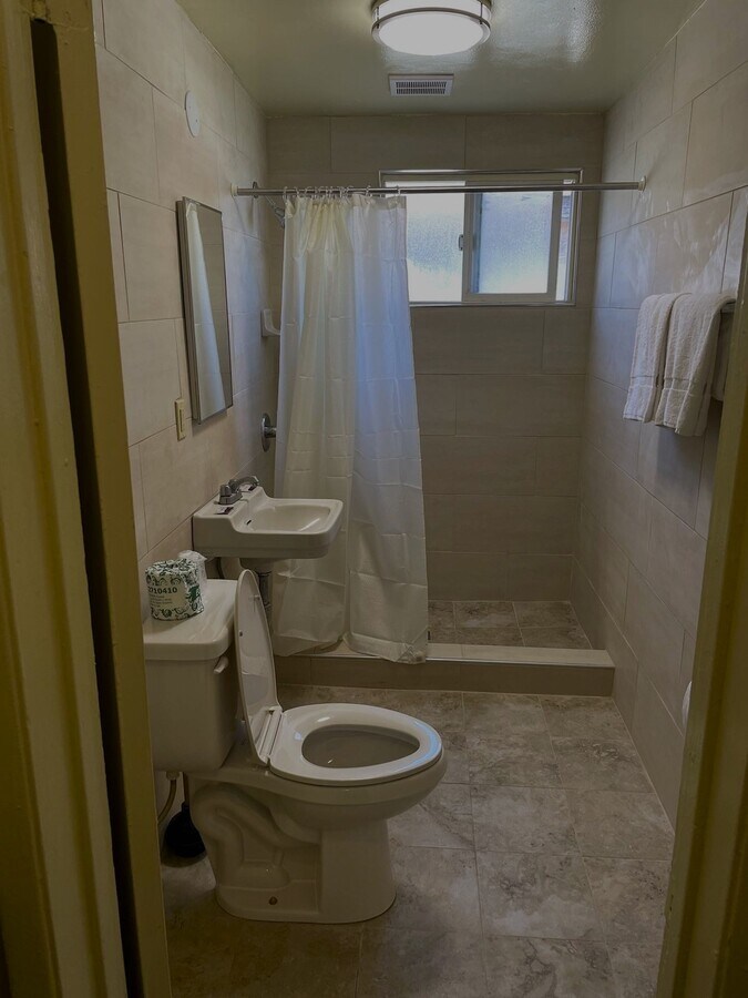 Photo - 2680 Randolph St