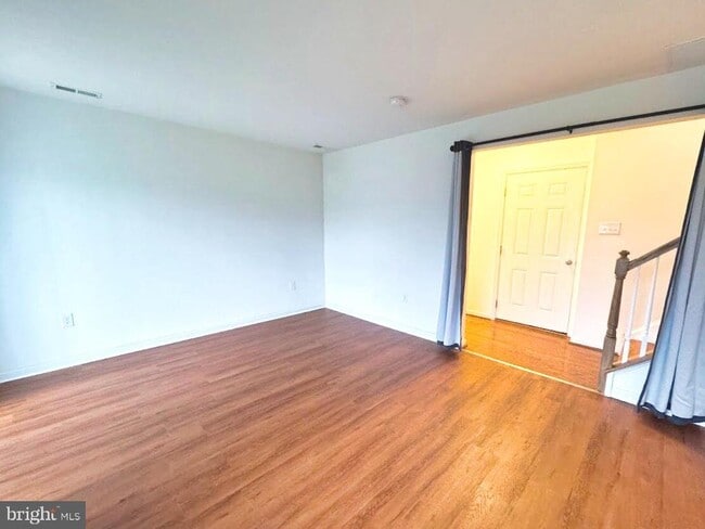 Photo - 425 Williamson Ct