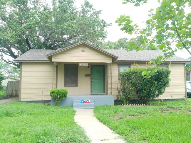 Building Photo - 4026 Brentwood Dr