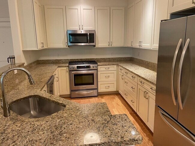 Photo - 39 Taylor Dr Unit 1004