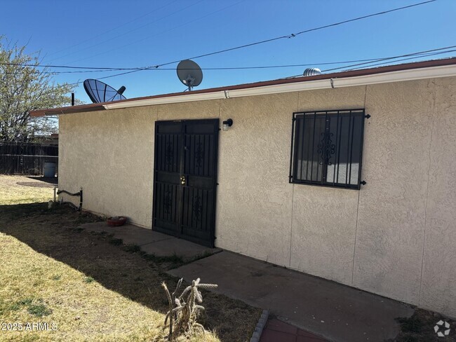 Building Photo - 611 Santa Cruz Dr Rental