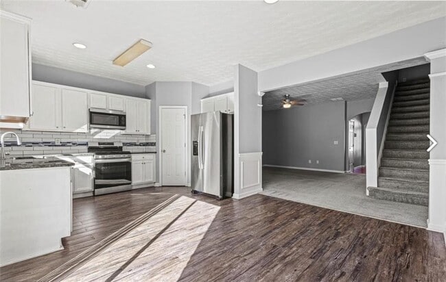 Photo - 1332 Adcox Square