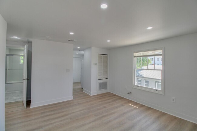 Photo - 236 N Oleander Ave