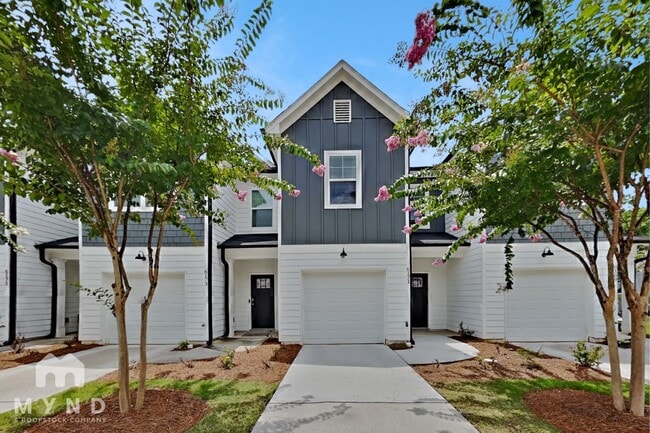 Building Photo - 6171 Redan Overlook