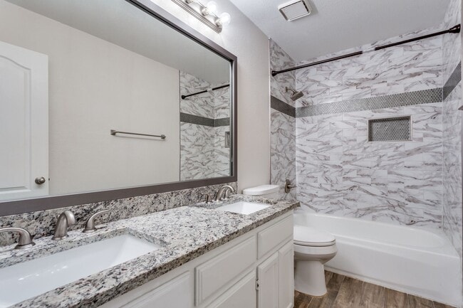 Photo - 1917 Brook Ln
