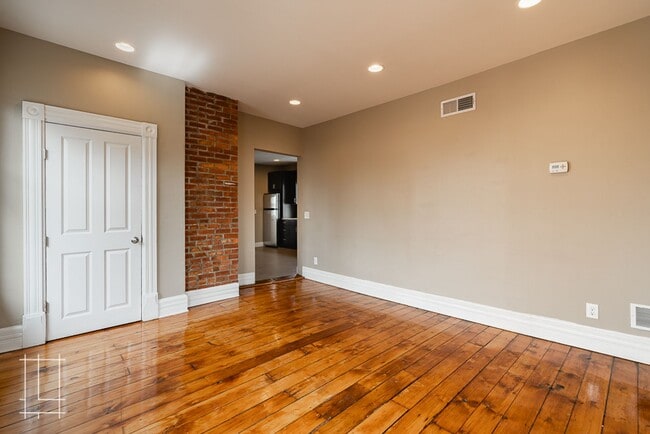 Photo - 1173-1175 Say Ave Unidad 1175 Say Ave