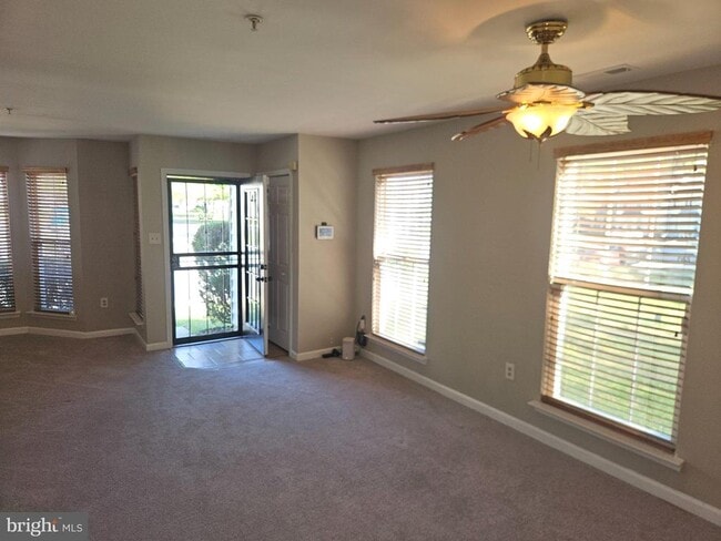 Building Photo - 2346 Hazelwood Ct