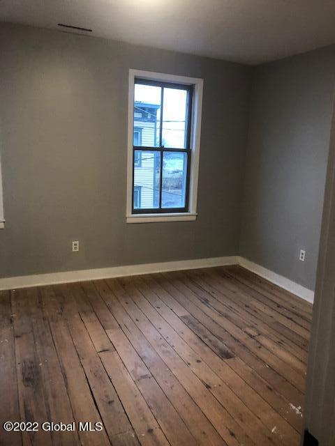 Photo - 122 N Ferry St Unidad 2 upstairs