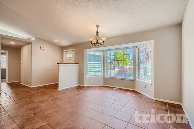 Building Photo - 16312 NE 12th St