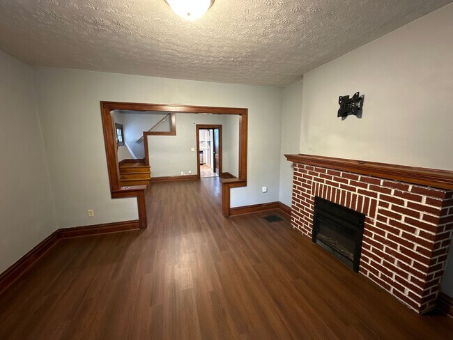 Photo - E Tompkins Ave 178-180 JLS Unit 178