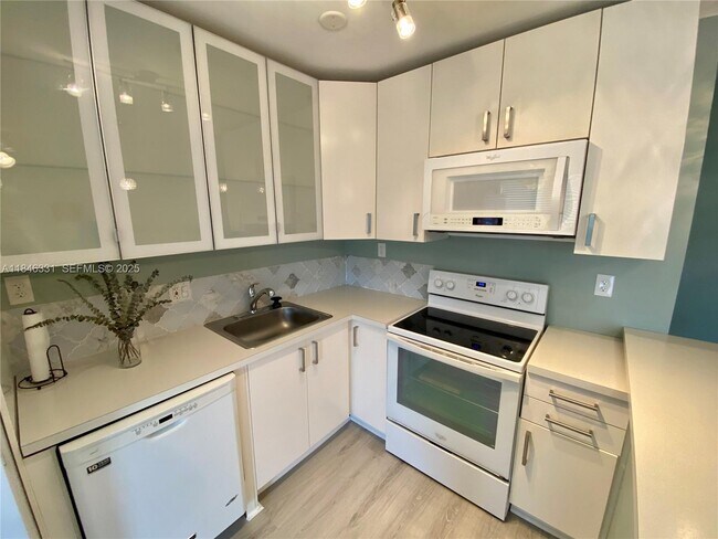 Photo - 2716 NE 30th Pl Unit 207C